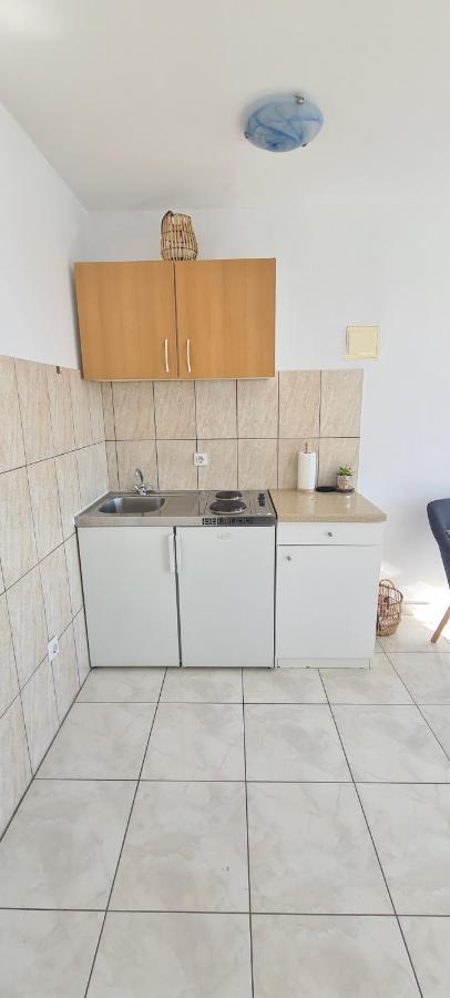 Štikovica Apartments Matea Studio Apartment מראה חיצוני תמונה
