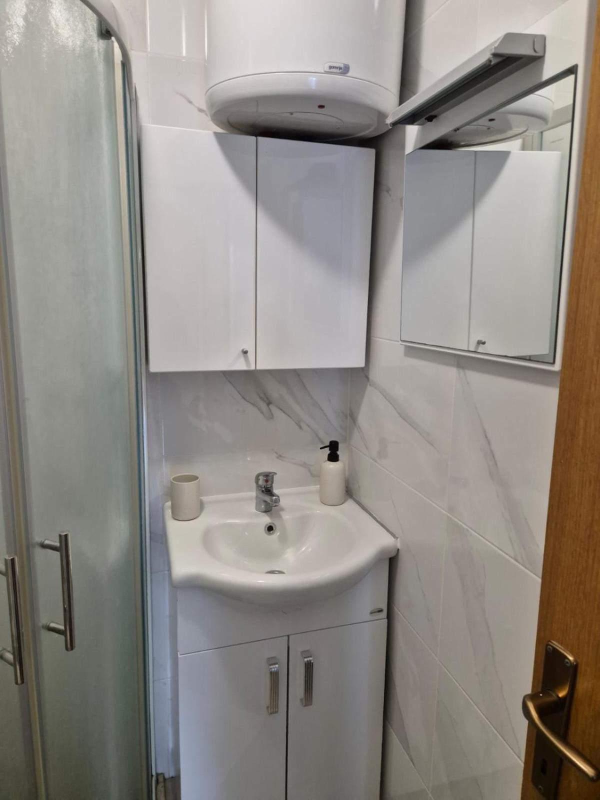 Štikovica Apartments Matea Studio Apartment מראה חיצוני תמונה