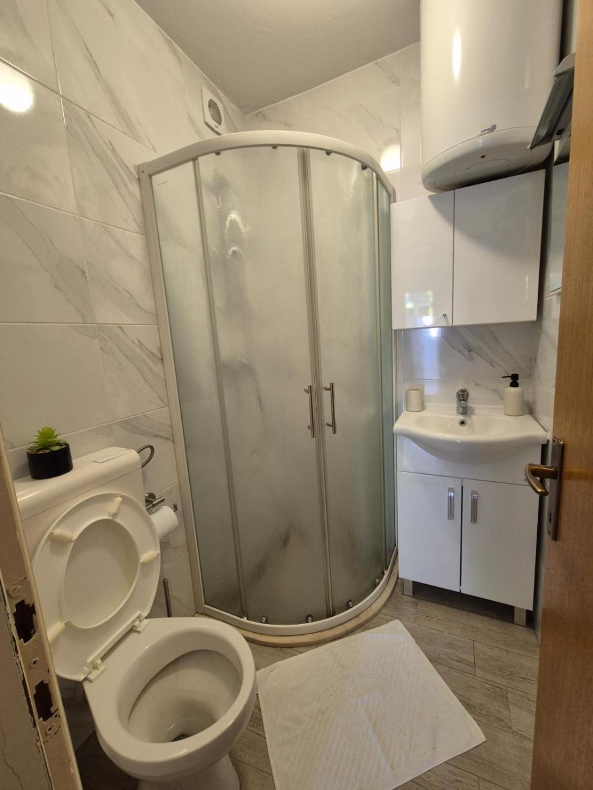 Štikovica Apartments Matea Studio Apartment מראה חיצוני תמונה